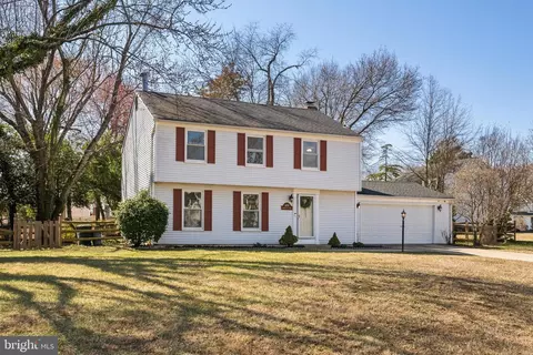 400 River Wood Dr, Fort Washington, MD 20744