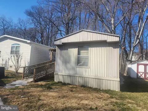 9524 Acorn Park St, Capitol Heights, MD 20743