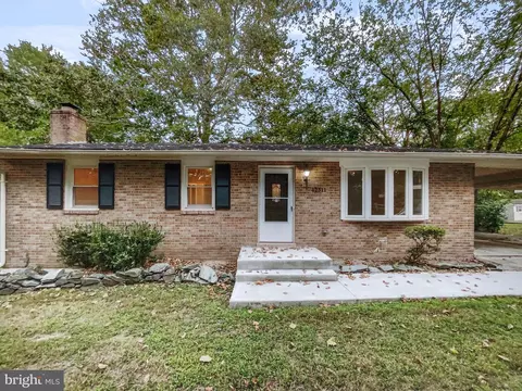 12511 Calvert Hills Dr, Beltsville, MD 20705