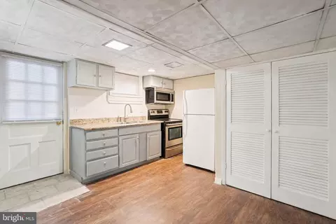 Entry Way - 9336 Lanham Severn Rd, Lanham, MD 20706 photo 2 of 4