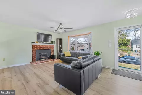 9115 7th St, Lanham, MD 20706 photo 3