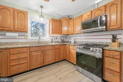 9115 7th St, Lanham, MD 20706 photo 7