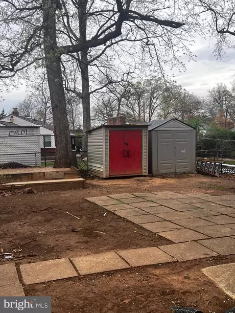 Exterior - 8318 Navahoe Dr, Silver Spring, MD 20903 photo 2 of 3