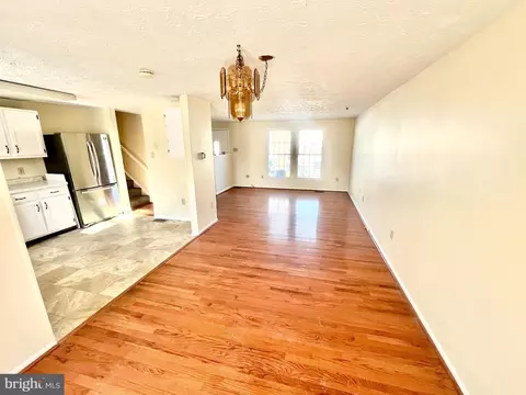 Living - 8017 Tiffany Ln, Lanham, MD 20706 photo 4 of 5