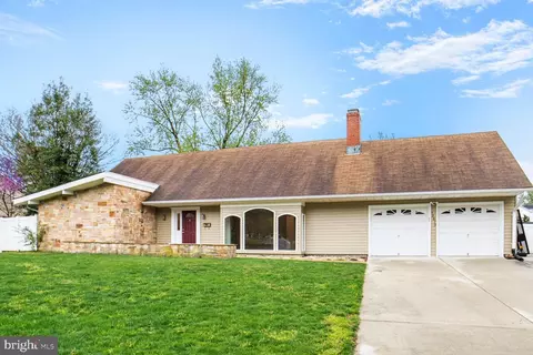 12613 Buckingham Dr, Bowie, MD 20715