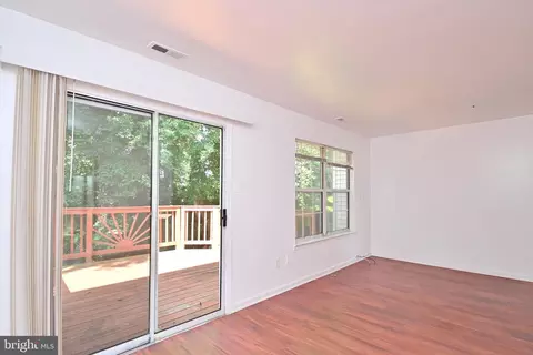 Living - 6747 Milltown Ct, District Heights, MD 20747 photo 4 of 5