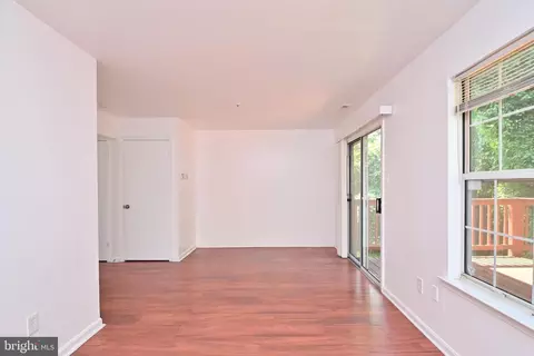Living - 6747 Milltown Ct, District Heights, MD 20747 photo 3 of 5