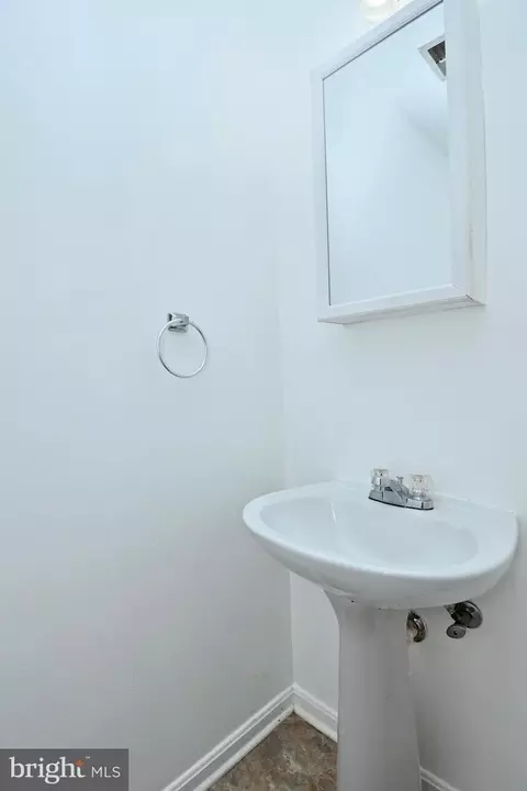 Bath - 6747 Milltown Ct, District Heights, MD 20747 photo 1 of 2
