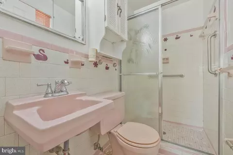 Bath - 8008 Daniel Dr, District Heights, MD 20747 photo 1 of 3