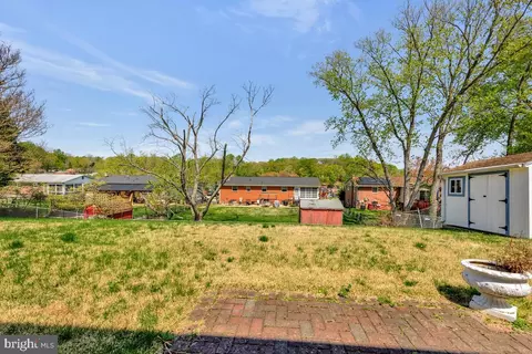 Exterior - 8008 Daniel Dr, District Heights, MD 20747 photo 7 of 7