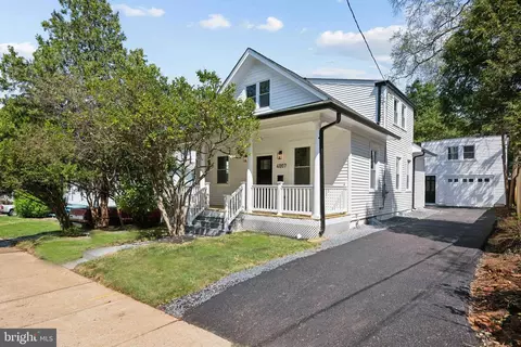 4007 35th St, Mount Rainier, MD 20712
