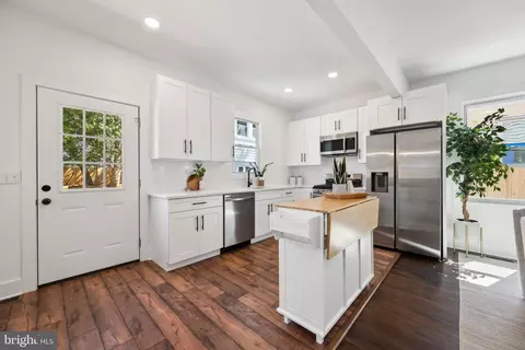 4007 35th St, Mount Rainier, MD 20712 photo 9