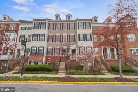 4322 Telfair Blvd #337, Suitland, MD 20746