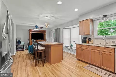 14230 Greenview Dr, Laurel, MD 20708 photo 6
