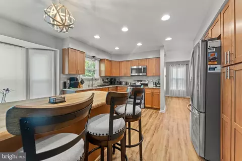 14230 Greenview Dr, Laurel, MD 20708 photo 3
