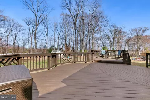 Exterior - 8317 River Park Rd, Bowie, MD 20715 photo 6 of 16