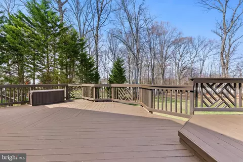 Exterior - 8317 River Park Rd, Bowie, MD 20715 photo 5 of 16