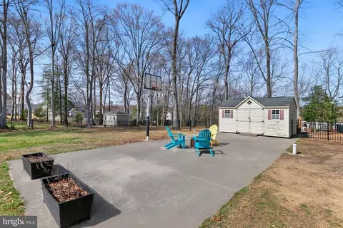 Exterior - 8317 River Park Rd, Bowie, MD 20715 photo 8 of 16