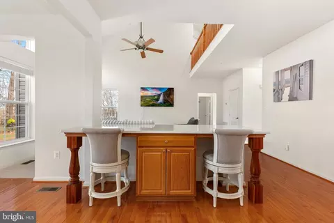 Entry Way - 8317 River Park Rd, Bowie, MD 20715 photo 5 of 8