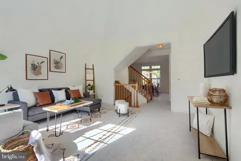 8266 Quill Point Dr, Bowie, MD 20720