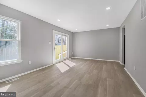 Living - 7048 Palamar Turn Turn, Lanham, MD 20706 photo 4 of 4