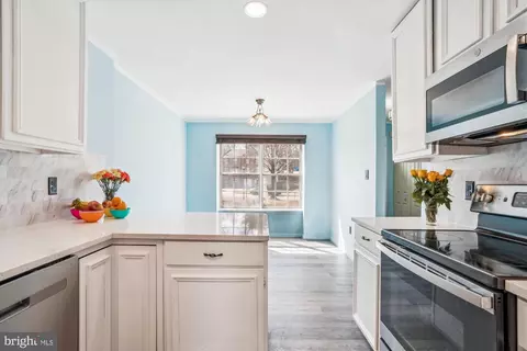 10322 Broom Ln, Lanham, MD 20706 photo 6