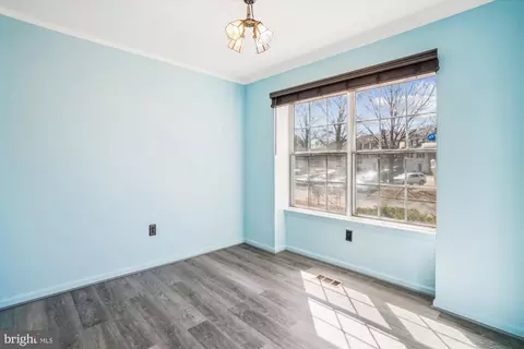 10322 Broom Ln, Lanham, MD 20706 photo 4