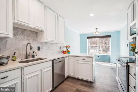10322 Broom Ln, Lanham, MD 20706 photo 7