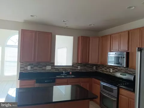 9707 Risen Star Dr, Marlboro, MD 20772 photo 17