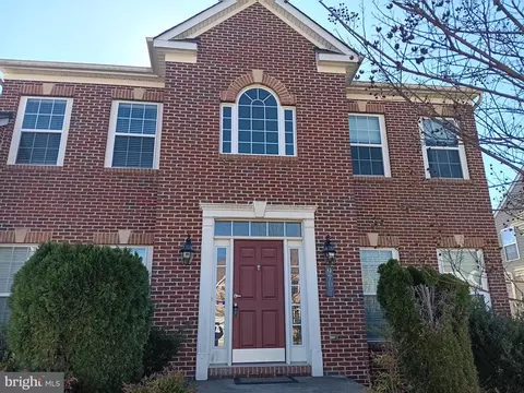 9707 Risen Star Dr, Marlboro, MD 20772 photo 2
