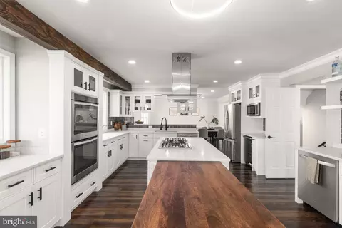Kitchen - 8110 Maplegate Pl, Glenn Dale, MD 20769 photo 3 of 5