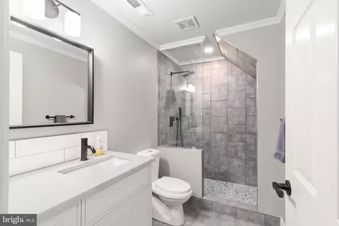 Bath - 8110 Maplegate Pl, Glenn Dale, MD 20769 photo 7 of 7