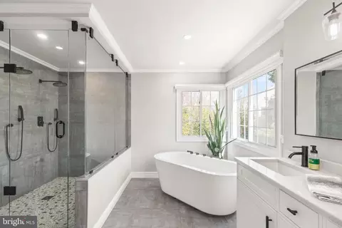 Bath - 8110 Maplegate Pl, Glenn Dale, MD 20769 photo 1 of 7