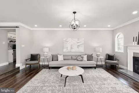 Living - 8110 Maplegate Pl, Glenn Dale, MD 20769 photo 3 of 4