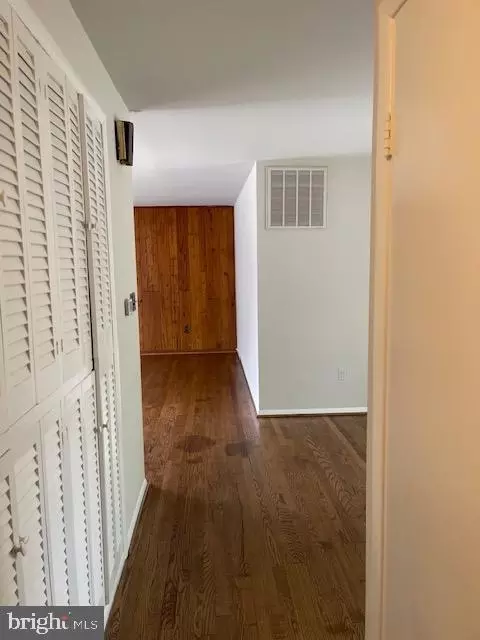 Entry Way - 5402 Marlene Dr, Lanham, MD 20706 photo 4 of 8