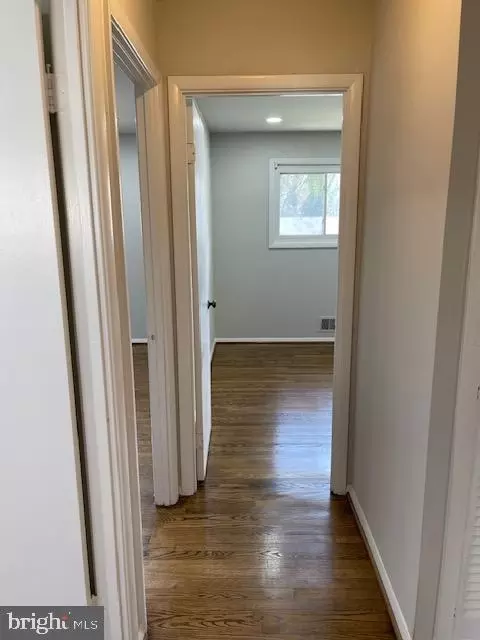 Entry Way - 5402 Marlene Dr, Lanham, MD 20706 photo 2 of 8