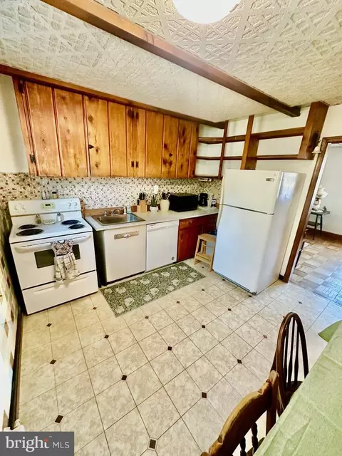 Kitchen - 416 Dyer Dr, Accokeek, MD 20607 photo 2 of 2