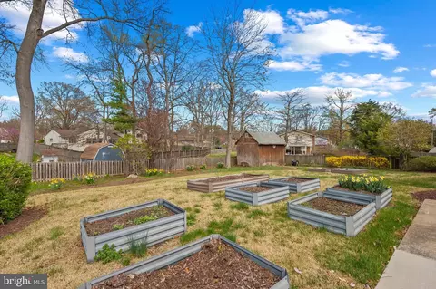 Exterior - 8604 Chervil Rd, Lanham, MD 20706 photo 5 of 6