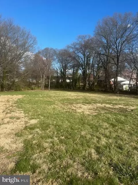 6123 Naval Ave, Lanham, MD 20706