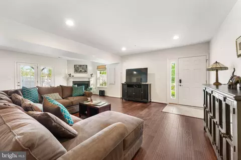 15701 Swanscombe Loop, Marlboro, MD 20774 photo 4