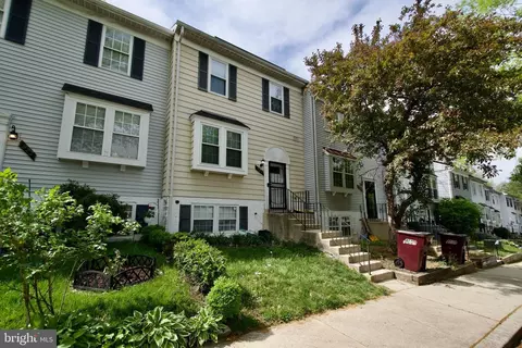 921 Newington Ct, Capitol Heights, MD 20743