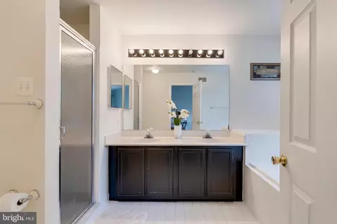 Bath - 9219 Fairlane Pl, Laurel, MD 20708 photo 2 of 3