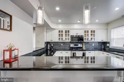 Kitchen - 9219 Fairlane Pl, Laurel, MD 20708 photo 3 of 3