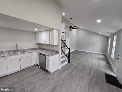Entry Way - 7601 Milligan Ln, Clinton, MD 20735 photo 2 of 4