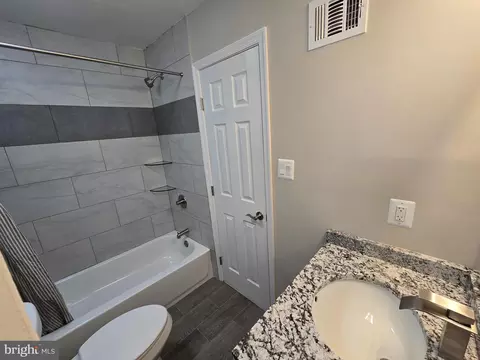 Bath - 7601 Milligan Ln, Clinton, MD 20735 photo 2 of 3