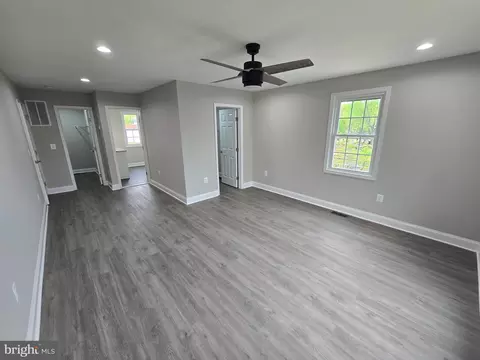 Living - 7601 Milligan Ln, Clinton, MD 20735 photo 1 of 4