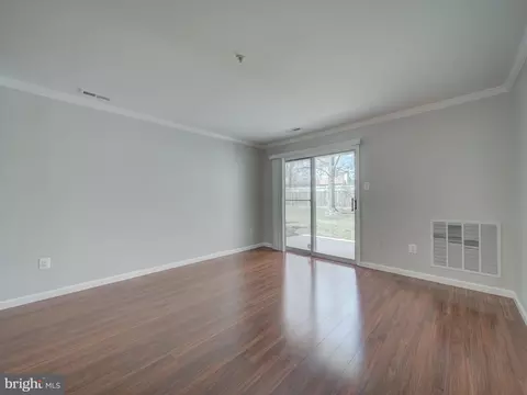 Living - 9266 Cherry Ln #52, Laurel, MD 20708 photo 2 of 4