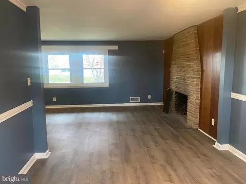 Living - 8916 Briarcroft Ln, Laurel, MD 20708 photo 7 of 7