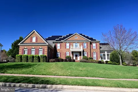 301 Lismore Dr, Fort Washington, MD 20744