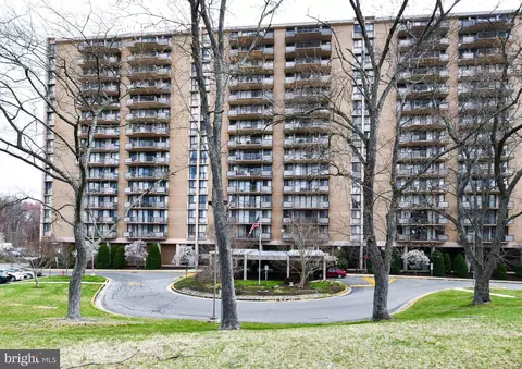 6100 Westchester Park Dr #1109, College Park, MD 20740